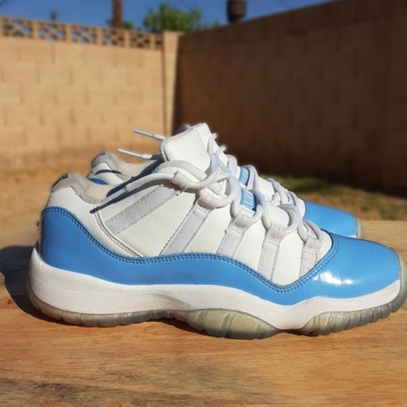 Jordan 11 UNC - Picture 1 of 5